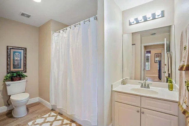 Town Center Jupiter Unit 425 photo 9