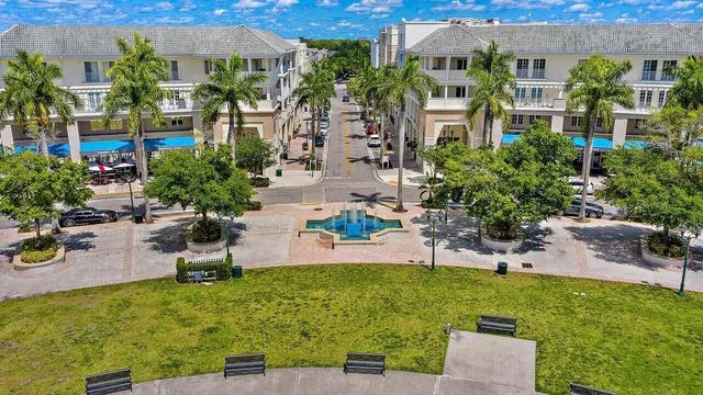 Town Center Jupiter Unit 425 photo 12