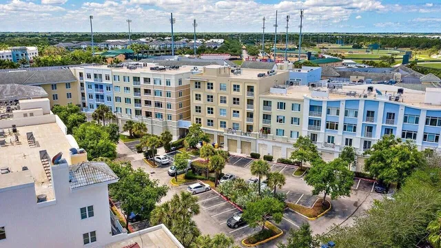 Town Center Jupiter Unit 425 photo 13