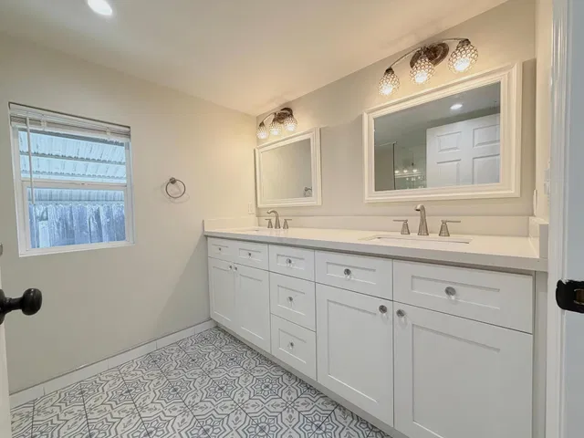 Residence photo 3