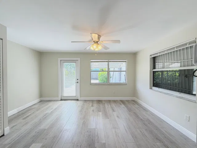 Residence photo 25