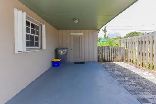 Residence photo 18