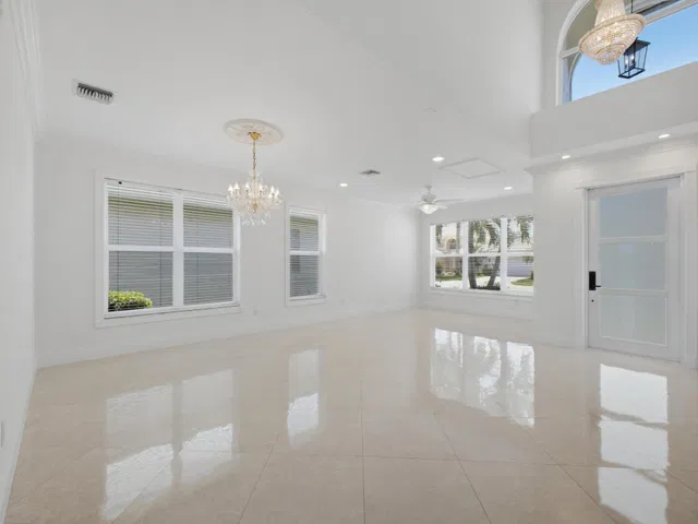 Residence photo 9