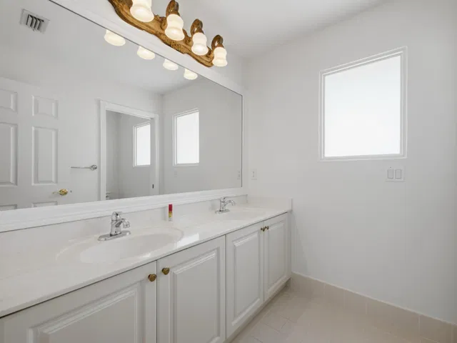 Residence photo 45