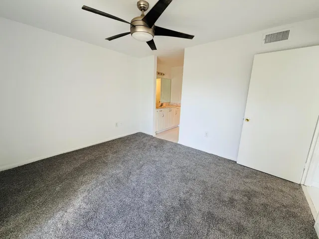 Unit 1706 photo 5