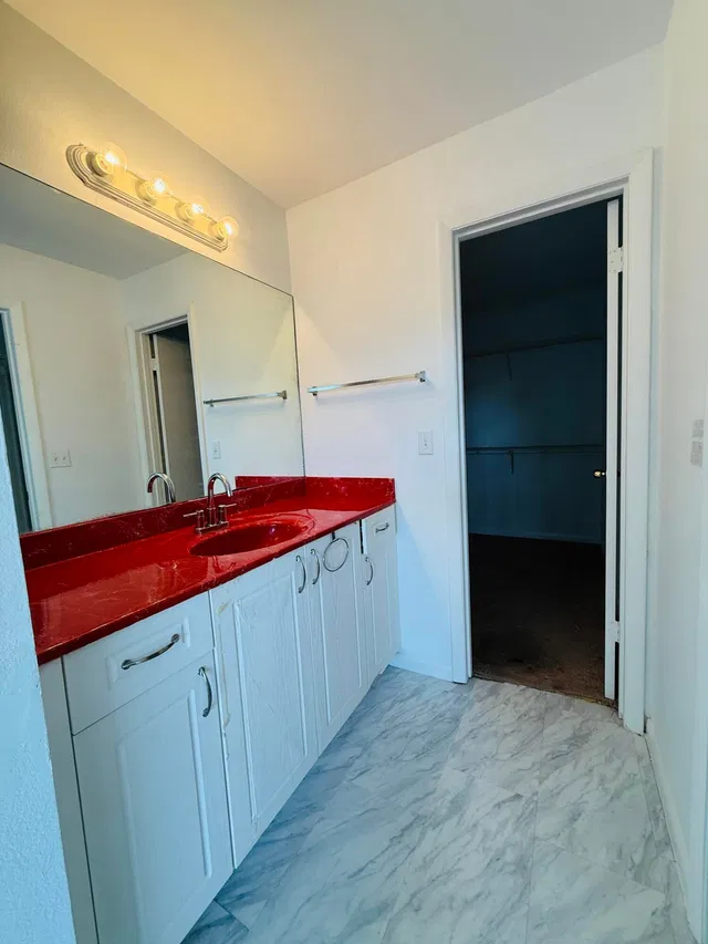 Unit 1706 photo 11