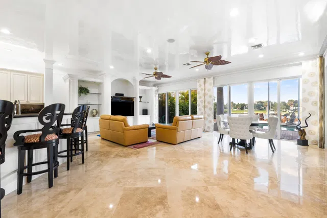 Residence photo 15
