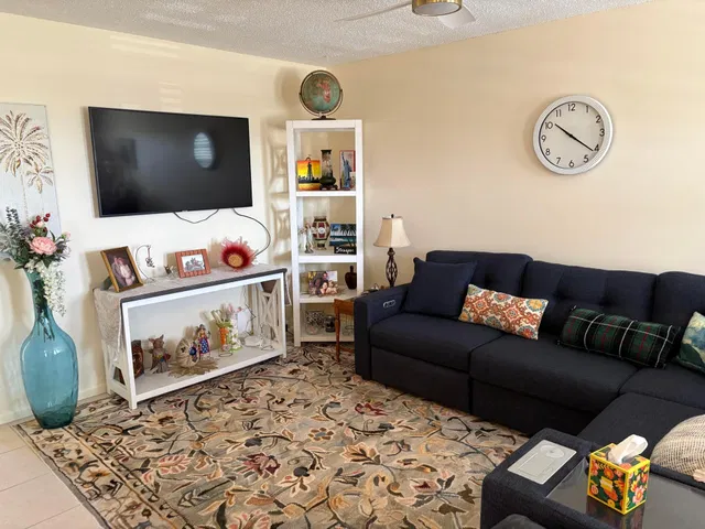  Residence photo 7