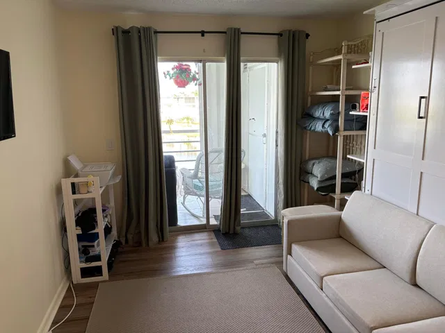 Residence photo 17