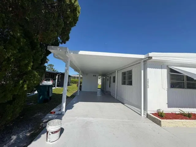 Residence photo 2