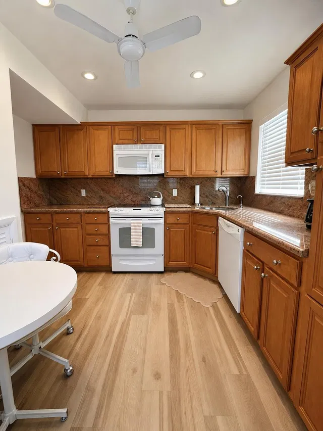 Unit 105 photo 8