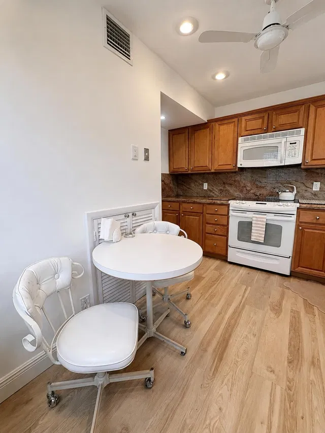 Unit 105 photo 9