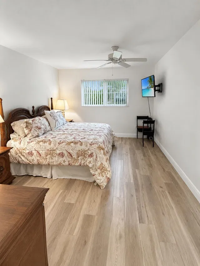 Unit 105 photo 11