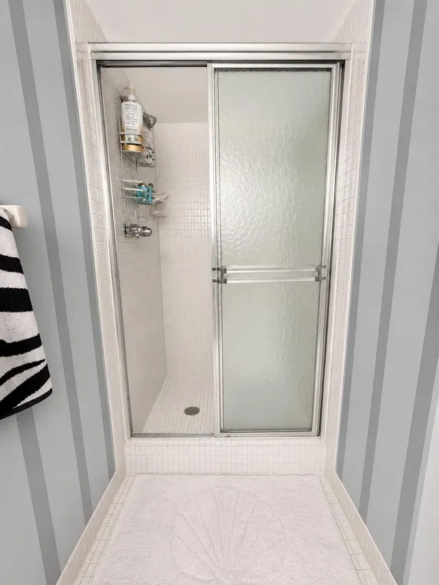Unit 105 photo 14