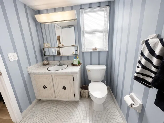 Unit 105 photo 15