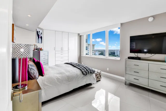 500 S Ocean Boca Unit 2207 photo 31