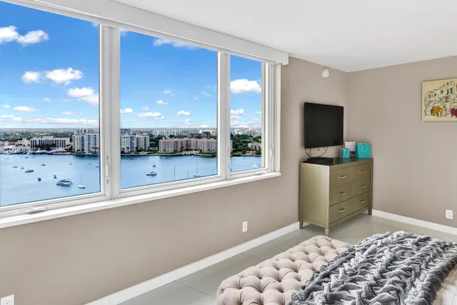 500 S Ocean Boca Unit 2207 photo 32