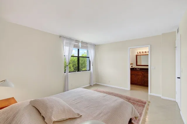 Unit 504 photo 14