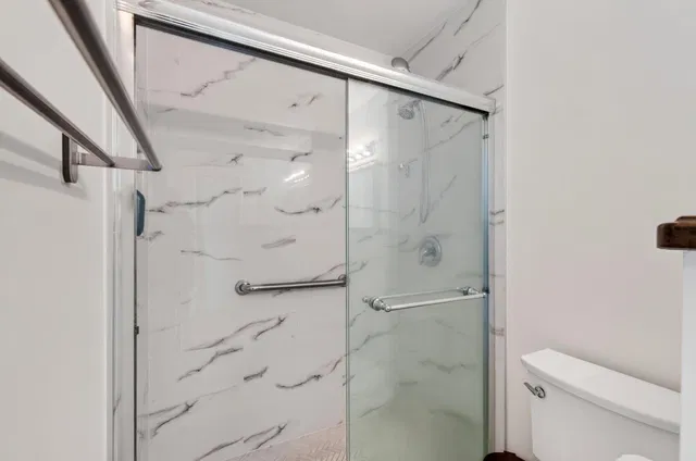 Unit 504 photo 18