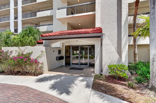 Unit 504 photo 29