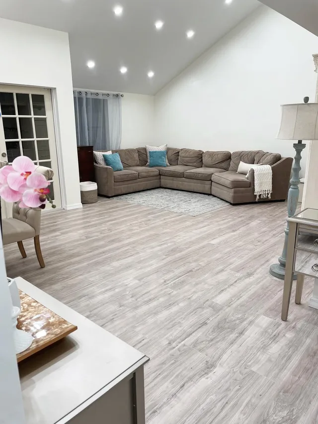 Residence photo 2