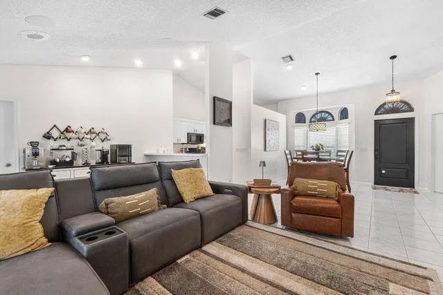 Residence photo 20