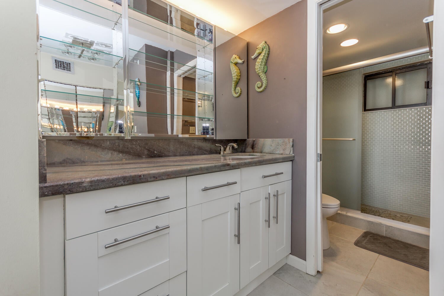 Unit 1405 photo 23