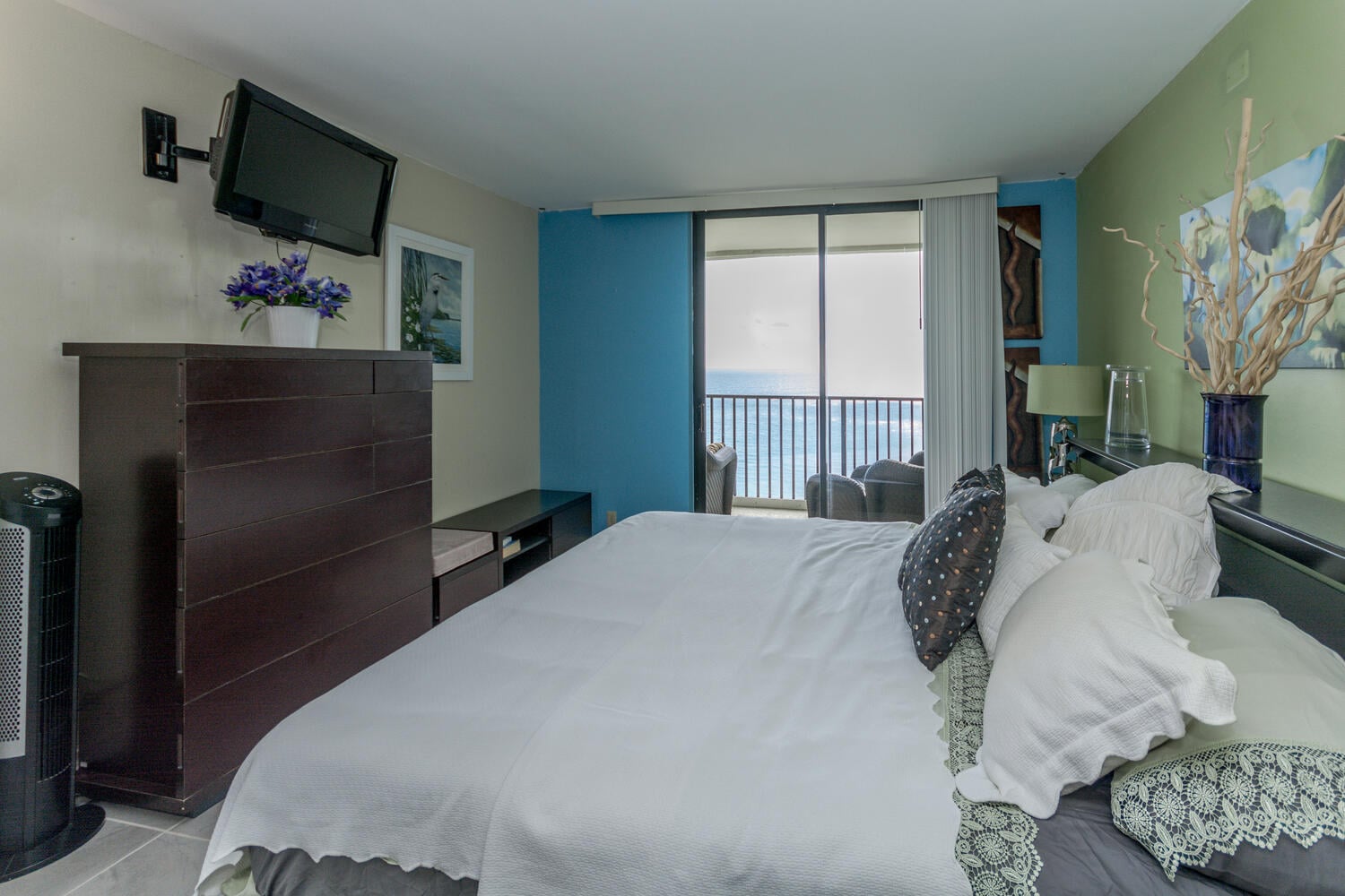 Unit 1405 photo 66