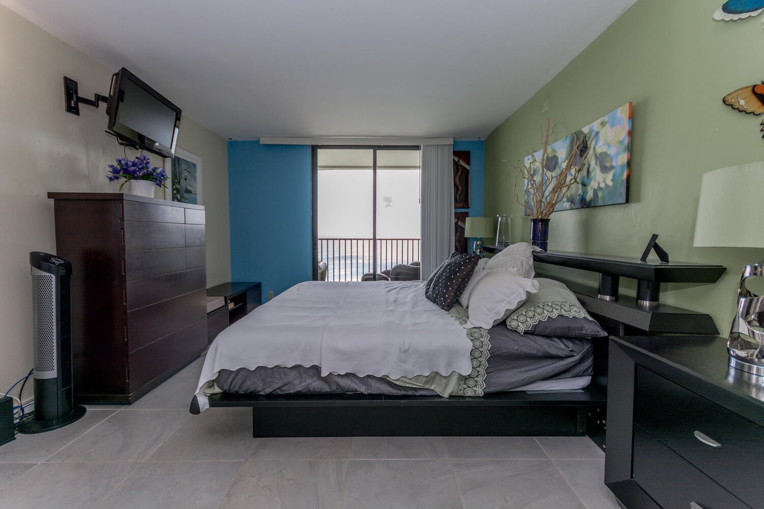 Unit 1405 photo 68