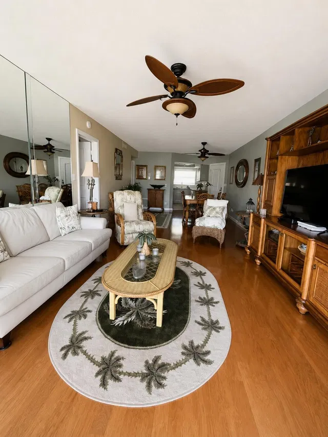 Unit 22 photo 5