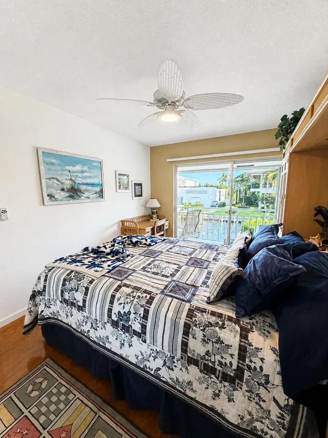 Unit 22 photo 7