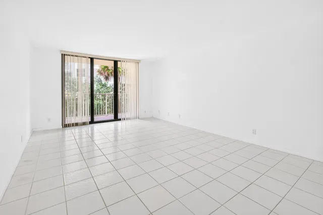 South Palm Beach Unit 208 photo 8