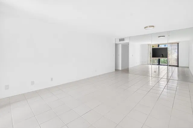 South Palm Beach Unit 208 photo 9