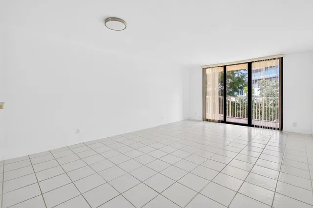 South Palm Beach Unit 208 photo 12