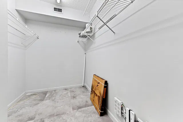 Unit 107 photo 8