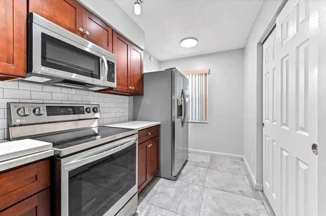 Unit 107 photo 12