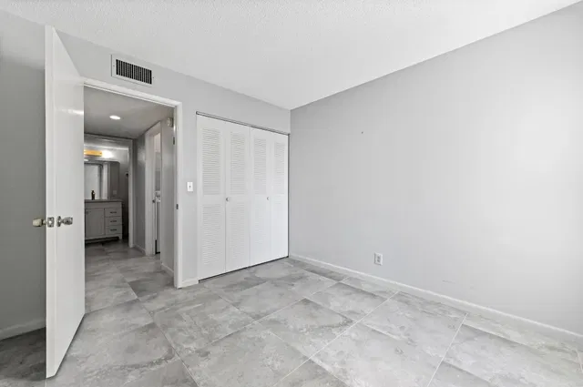 Unit 107 photo 16