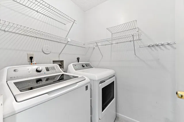 Unit 107 photo 20