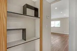 Unit 81 photo 11