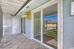 Unit 81 photo 12