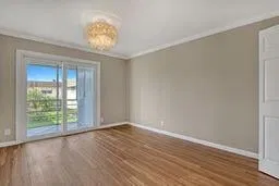 Unit 81 photo 26