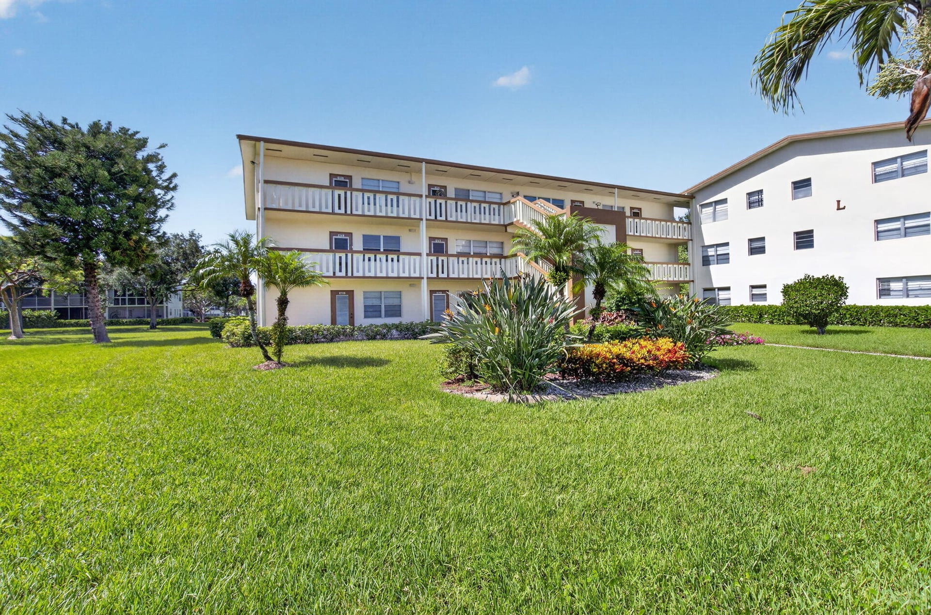 Residence photo 2