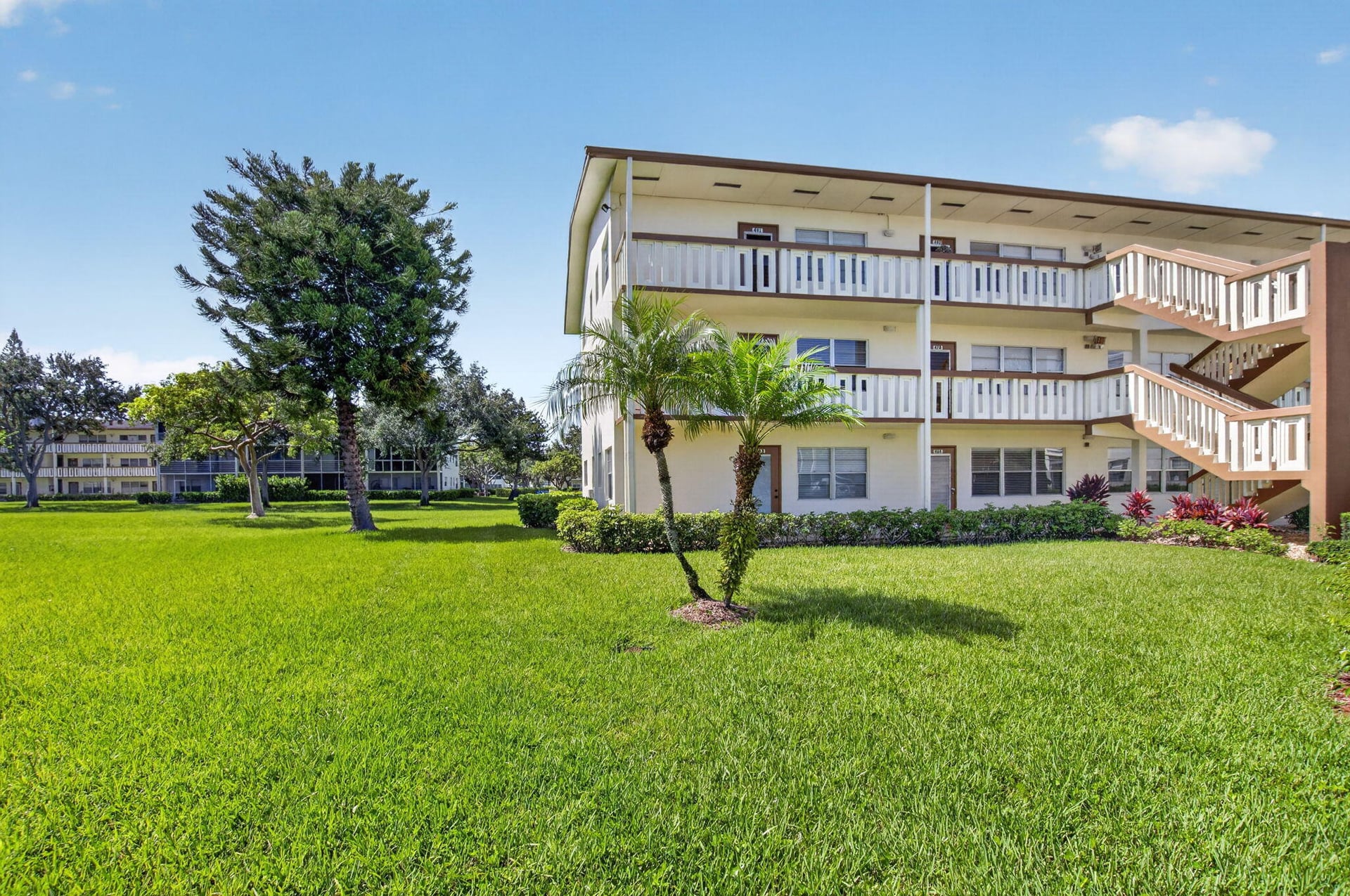 Residence photo 3