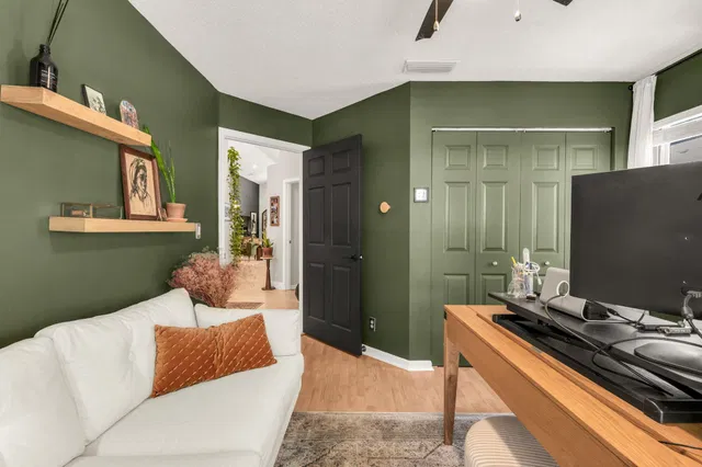  Residence photo 27