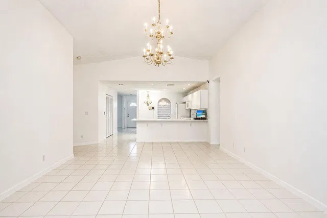 Residence photo 8