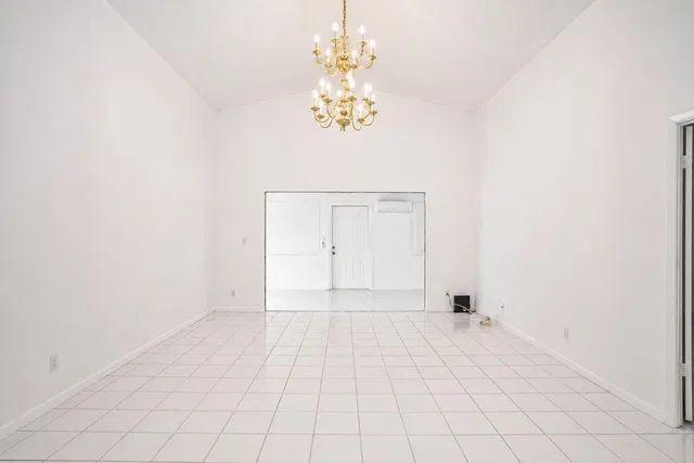Residence photo 11