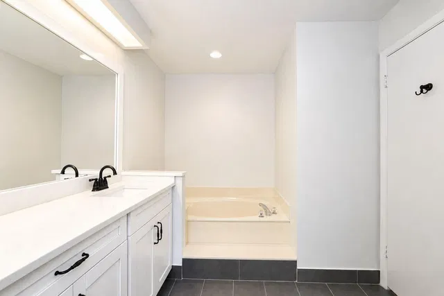Residence photo 17