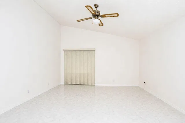 Residence photo 20