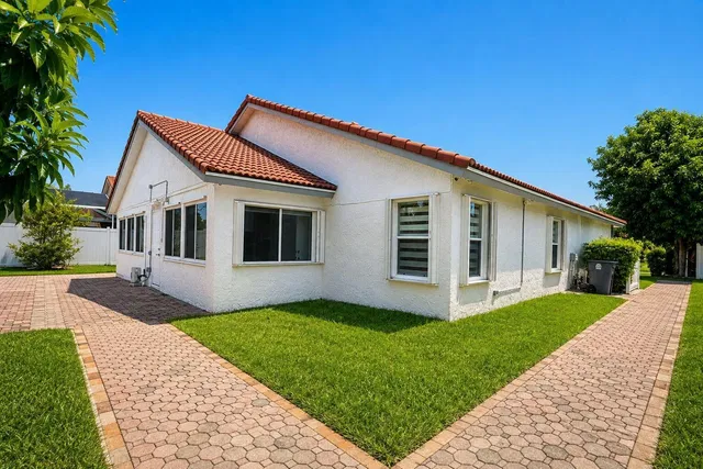 Residence photo 26