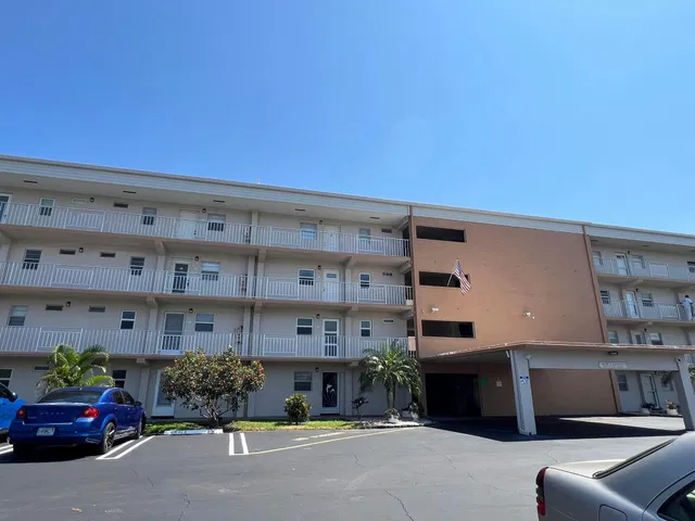 Unit 207 photo 2